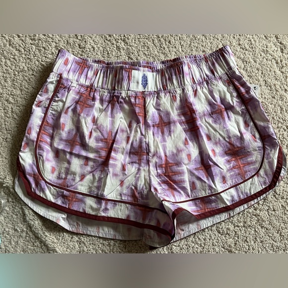 NWT FP MOVEMENT Varsity Blues Printed Shorts Sand Storm - Picture 5 of 13